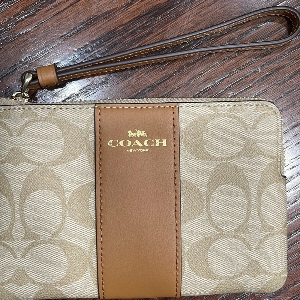 Coach corner zip wristlet - Picture 3 of 7